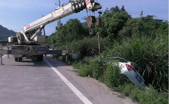 锡林浩特重载吊车救援 锡林浩特重载吊车救援
